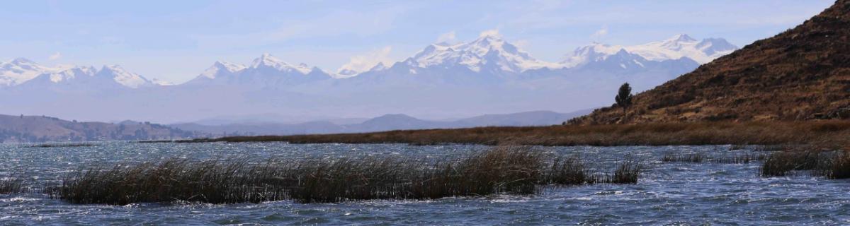 Lac Titicaca et Cordilière Royale. photo Xavier Lazzaro